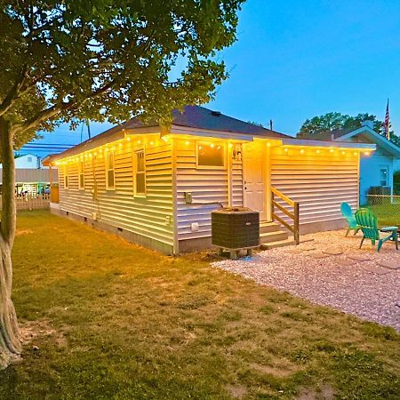 Cottage In Heart Of Colonial Beach, 7 Mins Walk To The Beach 외부 사진