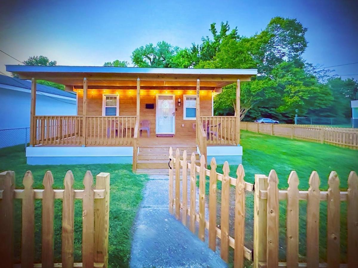 Cottage In Heart Of Colonial Beach, 7 Mins Walk To The Beach 외부 사진