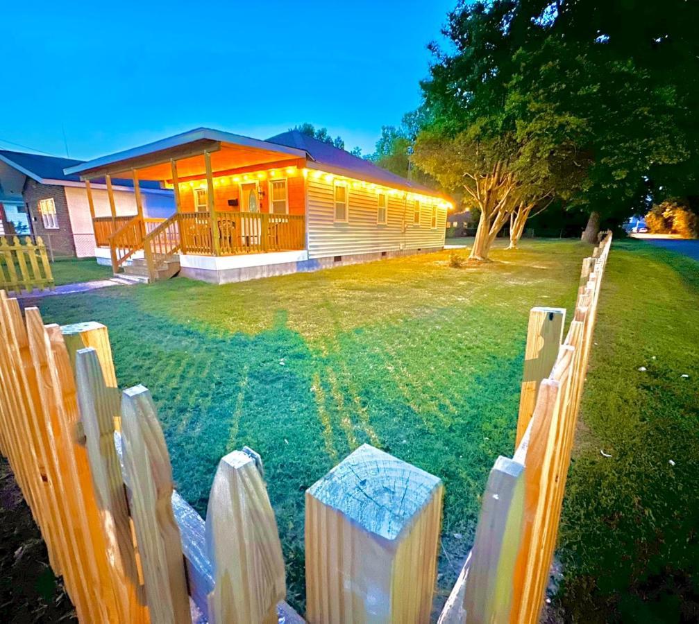 Cottage In Heart Of Colonial Beach, 7 Mins Walk To The Beach 외부 사진