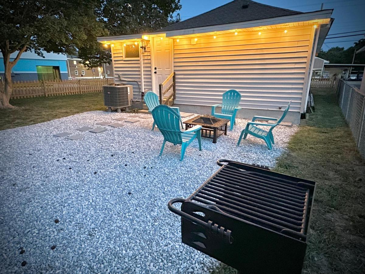 Cottage In Heart Of Colonial Beach, 7 Mins Walk To The Beach 외부 사진
